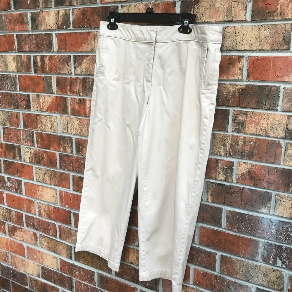 Cato light tan capri pants